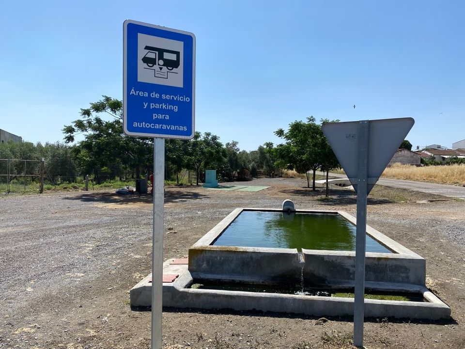 Nuevo Área de Servicio y Parking de Autocaravanas de la Playa de La Colada El Viso (Córdoba)